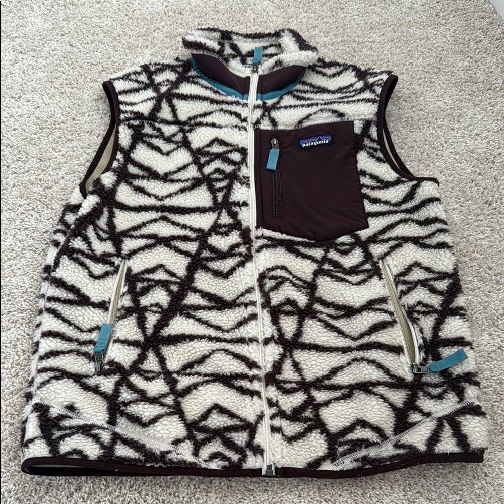 Patagonia dark brown and cream colored Patterned Fleece Vest